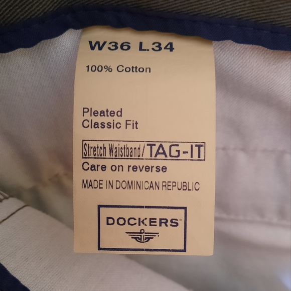 Men's Dockers Classic Pleat Pants - Picture 7 of 7